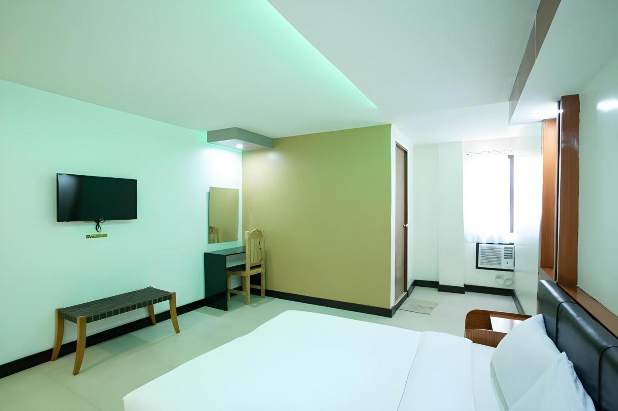 Oyo 195 Ranchotel - Binan Екстер'єр фото