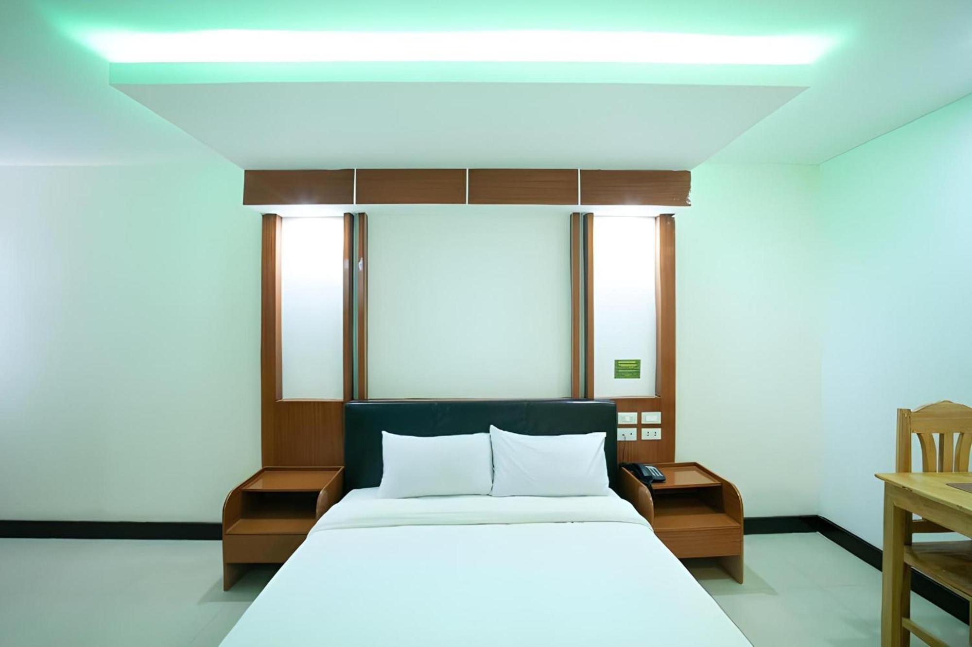 Oyo 195 Ranchotel - Binan Екстер'єр фото