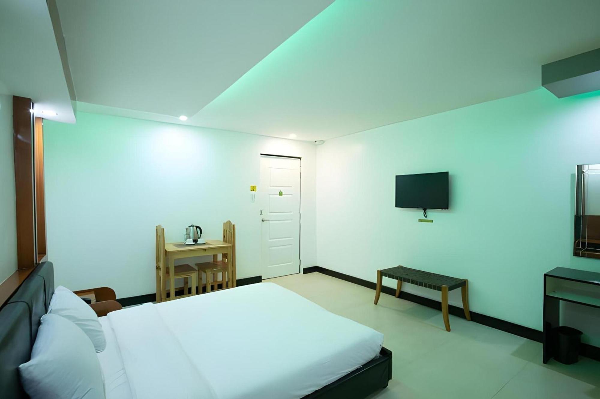 Oyo 195 Ranchotel - Binan Екстер'єр фото