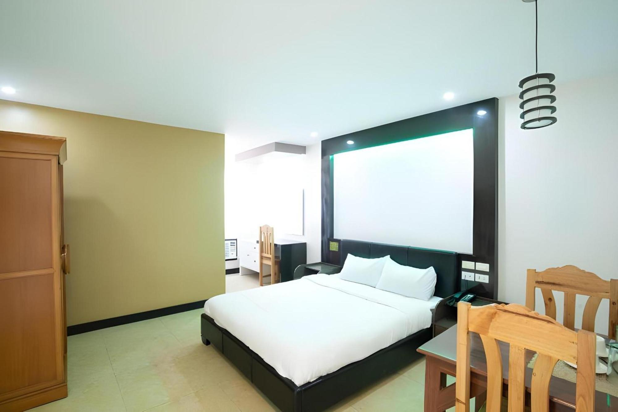 Oyo 195 Ranchotel - Binan Екстер'єр фото