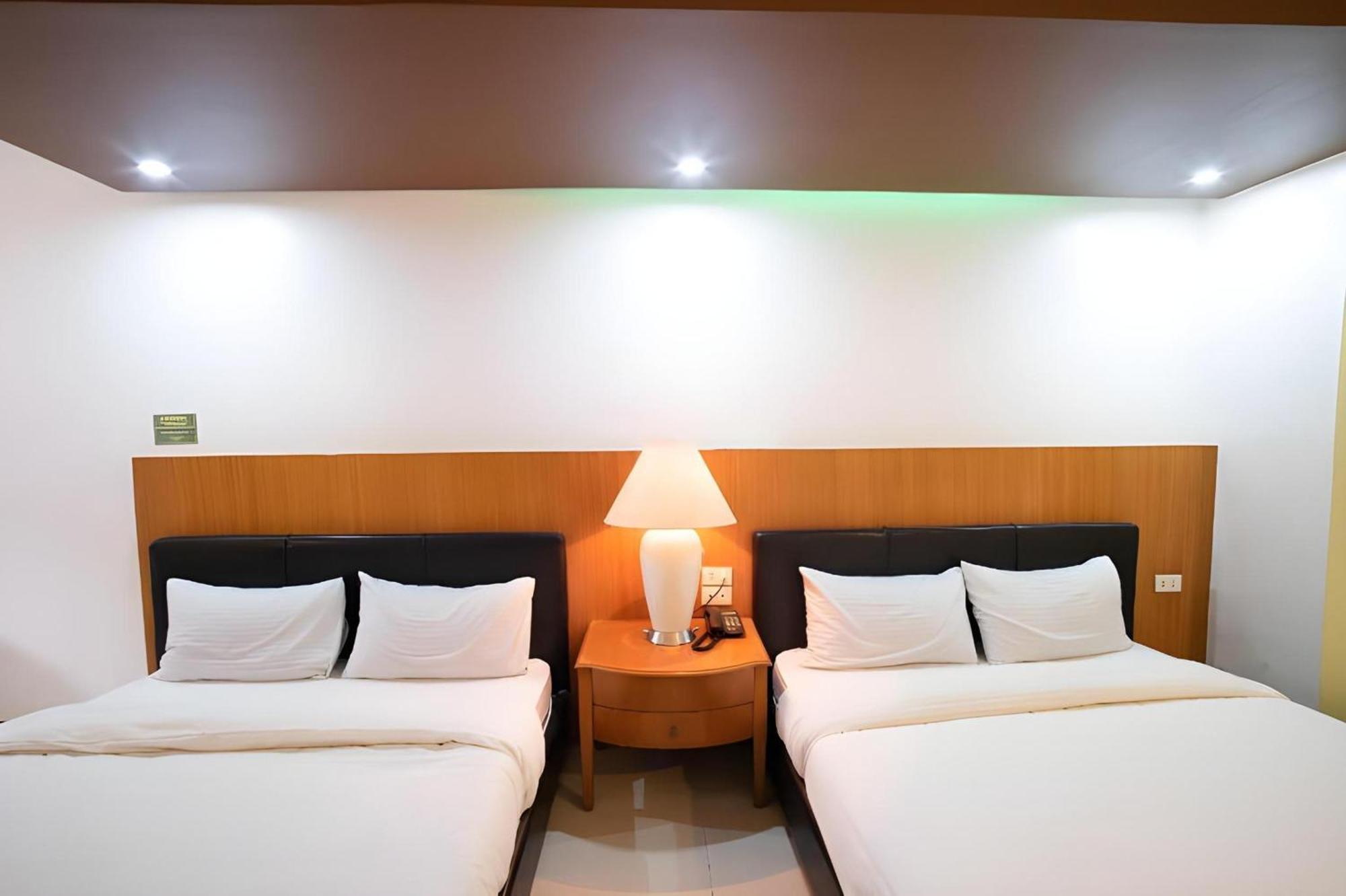 Oyo 195 Ranchotel - Binan Екстер'єр фото